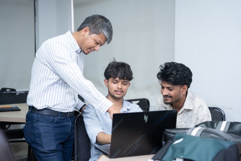 Workshop 4: Storytelling for Success – Competitive Positioning and Pitching